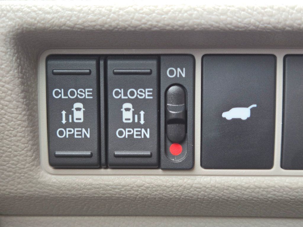 Used 2025 Honda Odyssey EX-L image 32