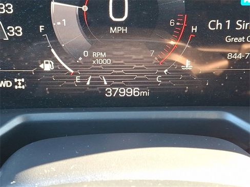 Used 2024 GMC Acadia Elevation image 19