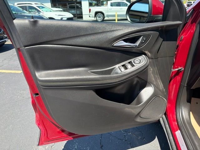 Certified 2020 Buick Encore GX Preferred w/ Cold Weather Comfort Package FWD image 11