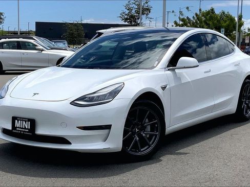 Used 2020 Tesla Model 3 Standard Range Plus RWD image 2