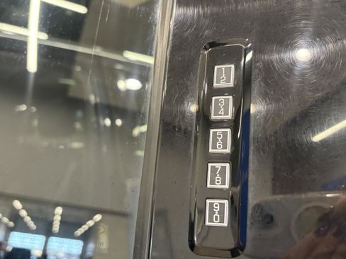 Used 2017 Ford F350 Lariat w/ Lariat Ultimate Package image 10