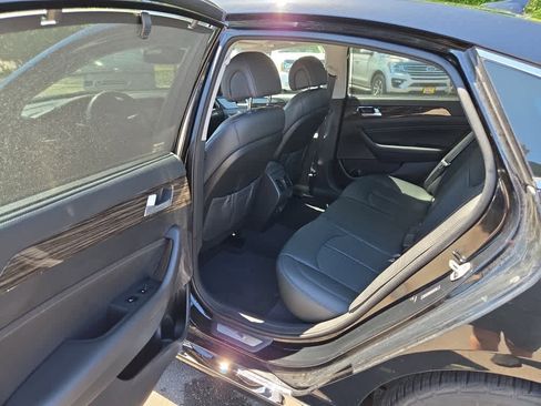 Used 2015 Hyundai Sonata Limited w/ Option Group 06 FWD image 9