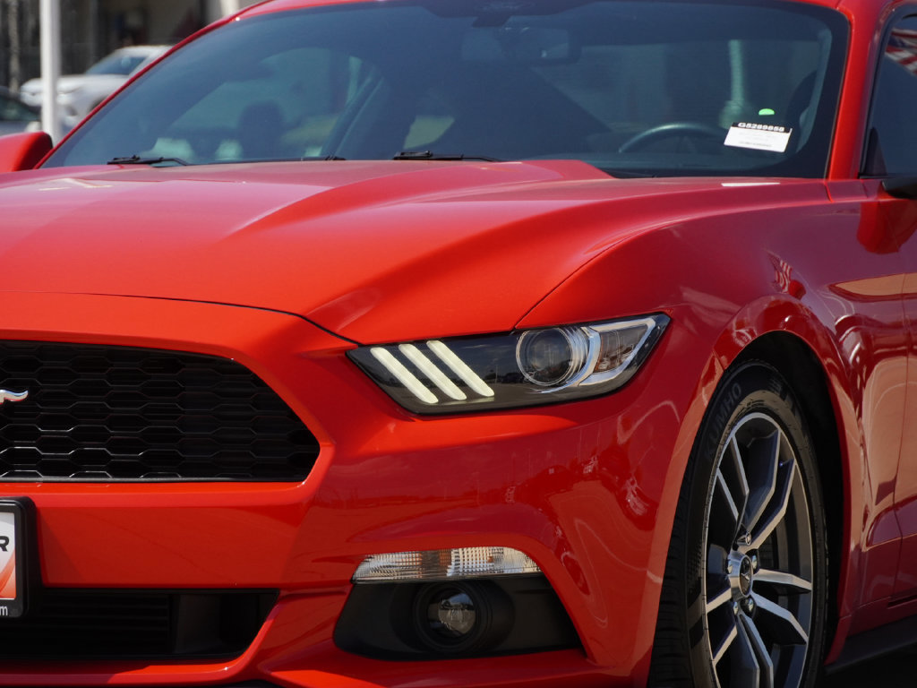 Used 2016 Ford Mustang Coupe RWD image 5