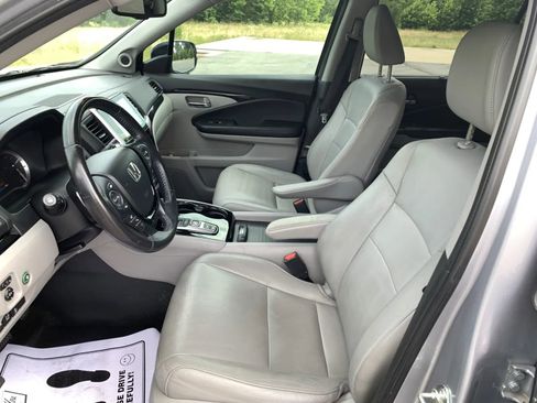 Used 2017 Honda Pilot Touring image 26