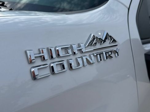 Used 2022 Chevrolet Silverado 2500 High Country w/ Z71 Off-Road Package AWD/4WD image 10