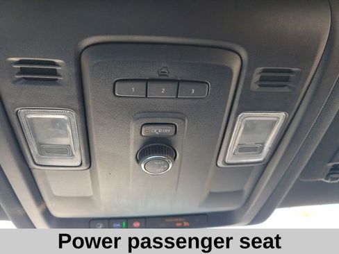 Used 2024 Chevrolet Suburban LT image 15