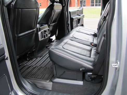 Used 2022 Ford F250 Platinum w/ FX4 Off-Road Package image 18