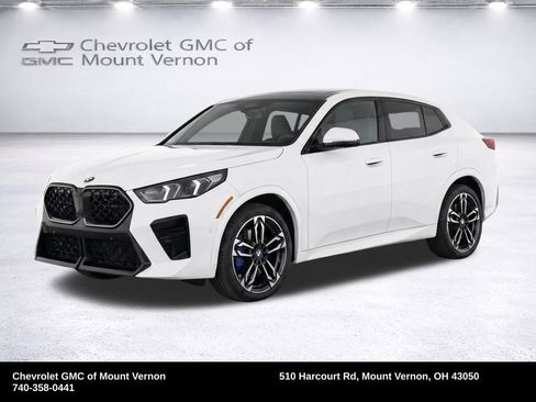 Used 2026 BMW X2 xDrive28i w/ M Sport Package AWD/4WD image 2