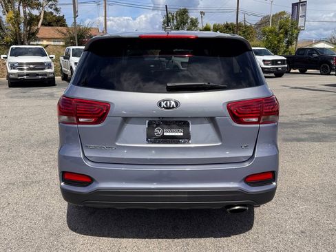Used 2020 Kia Sorento FWD V6 image 11