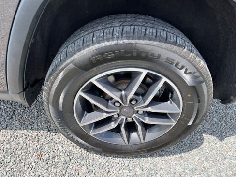 Used 2019 Jeep Grand Cherokee Limited AWD/4WD image 11