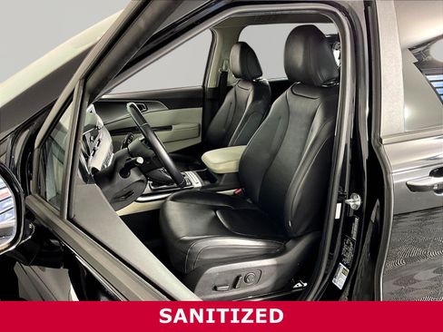 Certified 2022 Kia Carnival LX FWD image 21
