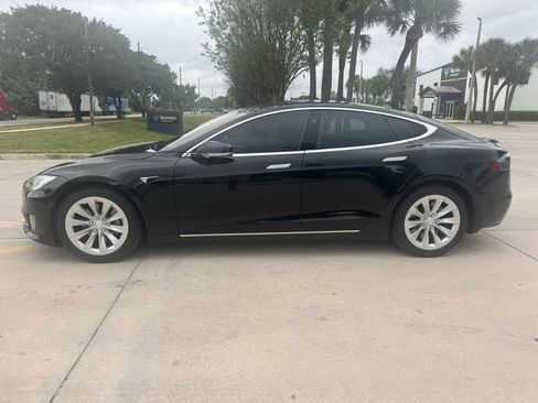 Used 2017 Tesla Model S 75 image 3