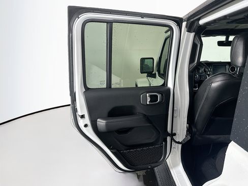 Used 2020 Jeep Wrangler Unlimited Sahara AWD/4WD image 25