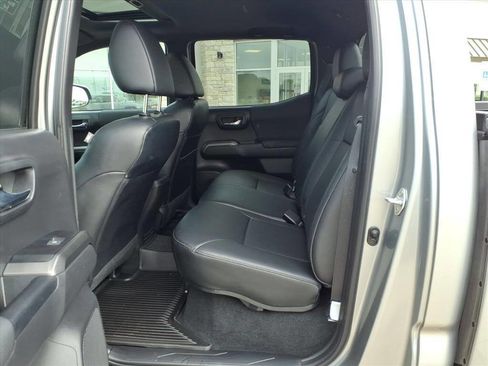 Used 2023 Toyota Tacoma TRD Off-Road w/ TRD Premium Off Road Package image 23