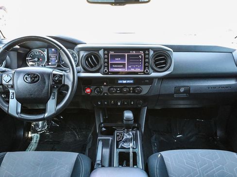 Used 2022 Toyota Tacoma TRD Off-Road w/ Technology Package AWD/4WD image 14