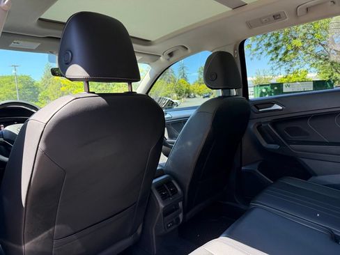 Used 2022 Volkswagen Tiguan SE AWD/4WD image 17
