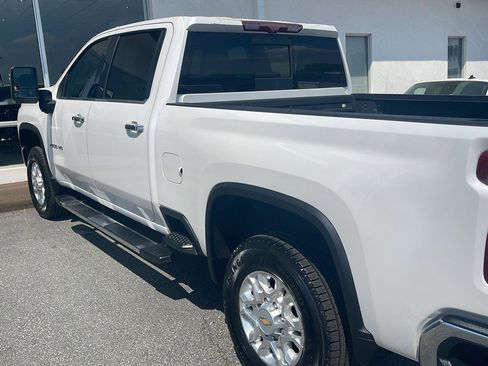 Used 2021 Chevrolet Silverado 2500 LTZ w/ LTZ Premium Package image 10