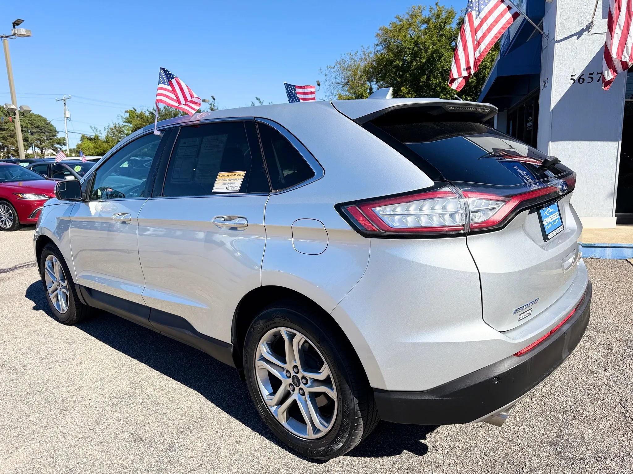 Used 2018 Ford Edge Titanium FWD image 5