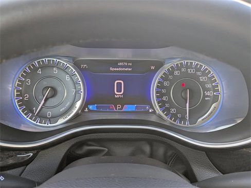 Used 2015 Chrysler 200 C w/ Navigation & Sound Group I image 27