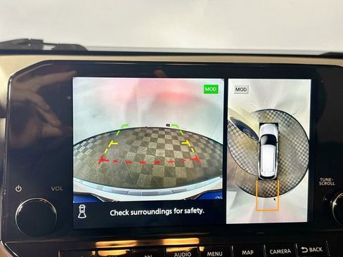 Used 2022 Nissan Rogue SL w/ SL Premium Package image 17