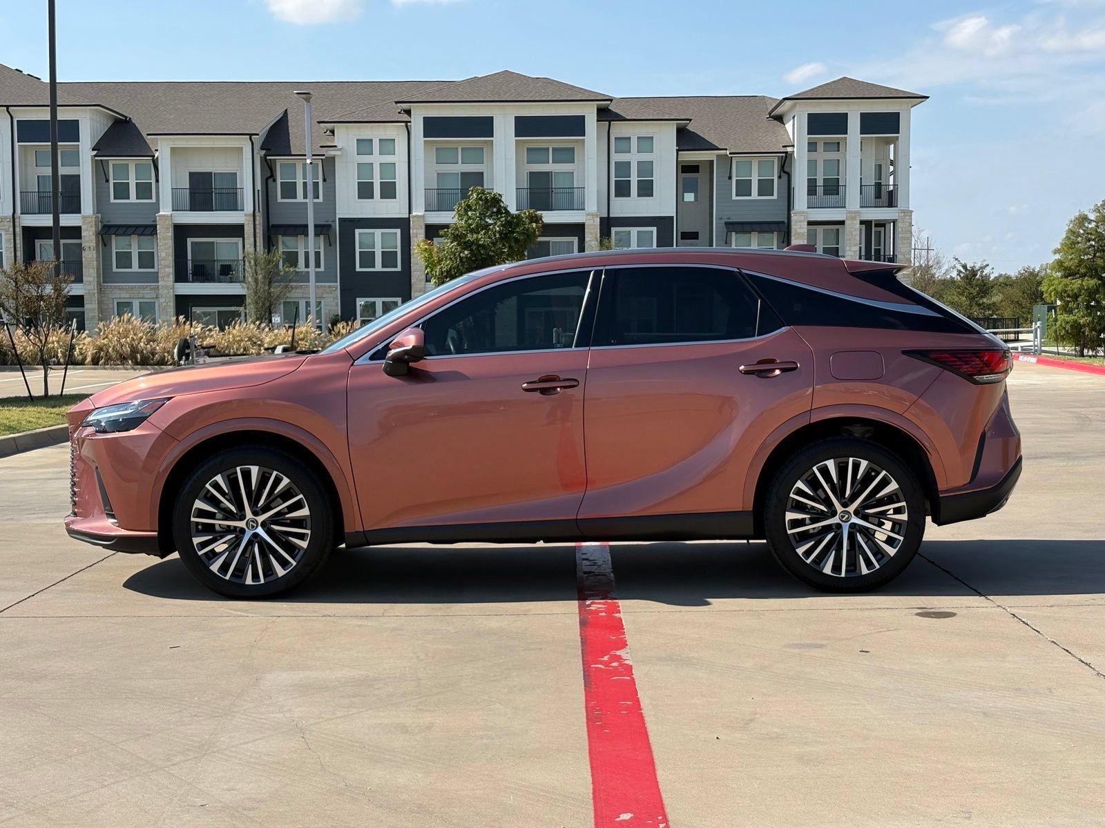 Used 2024 Lexus RX 350 Premium Plus w/ Accessory Package (Z1) FWD image 4