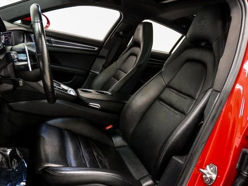 Used 2022 Porsche Panamera 4 Platinum Edition image 18