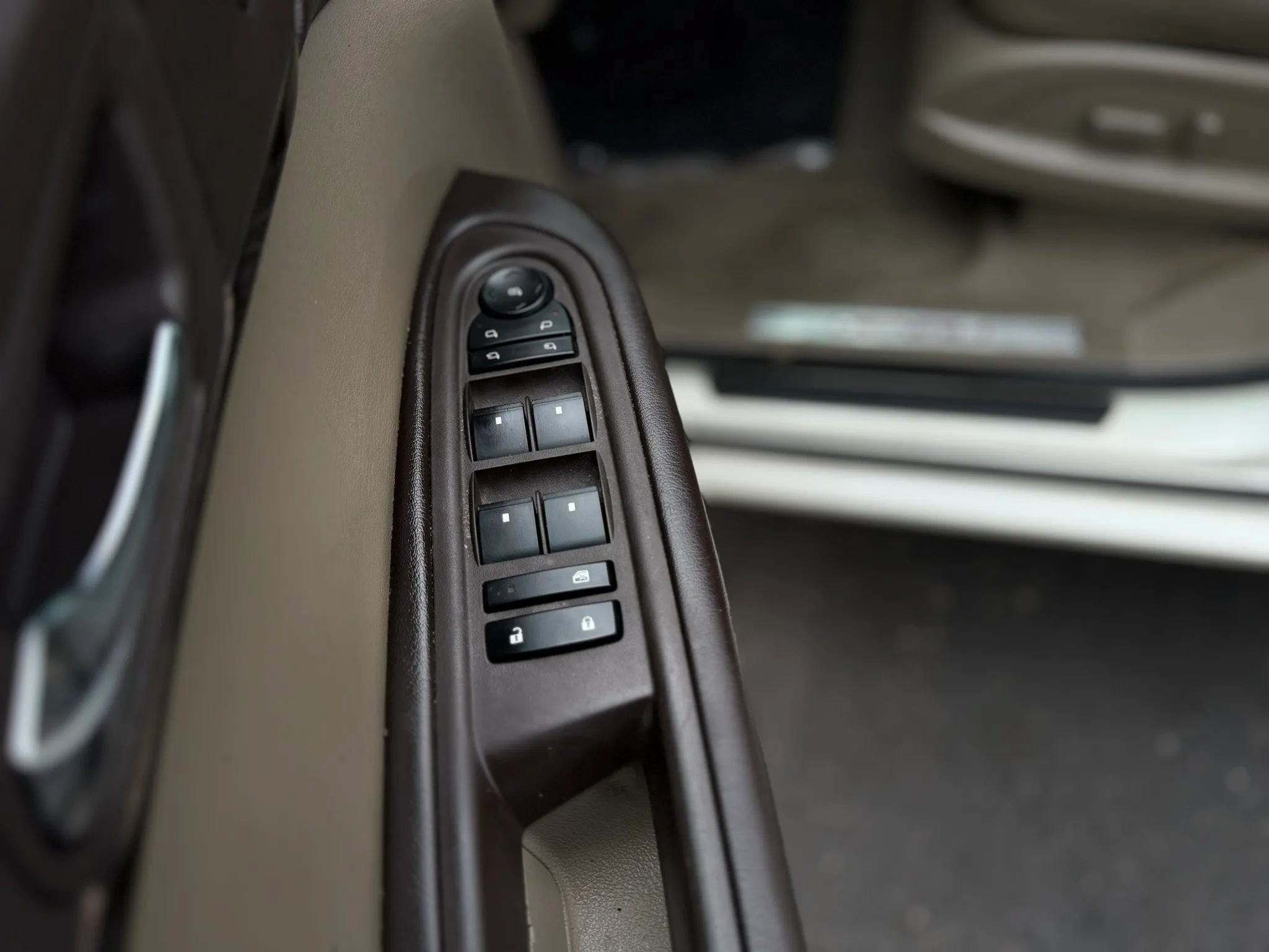 Used 2014 GMC Acadia Denali FWD image 30