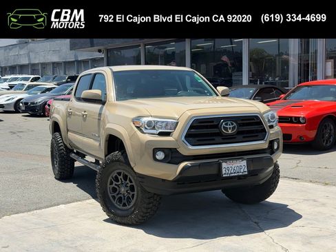Used 2018 Toyota Tacoma SR5 RWD image 1