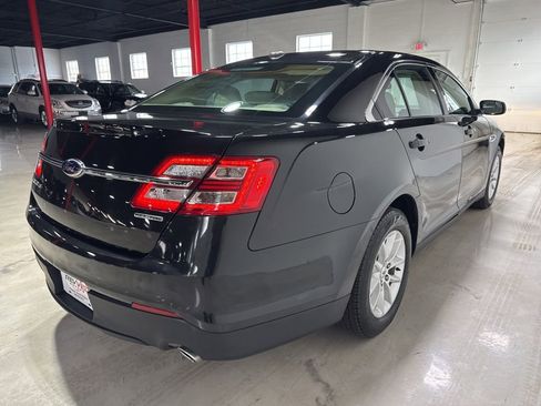 Used 2014 Ford Taurus SE image 7