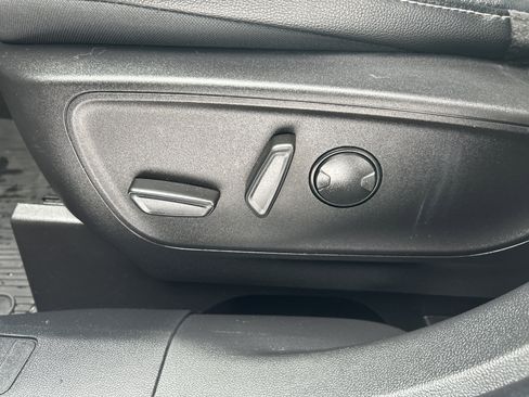 Used 2022 Ford Escape SEL image 10