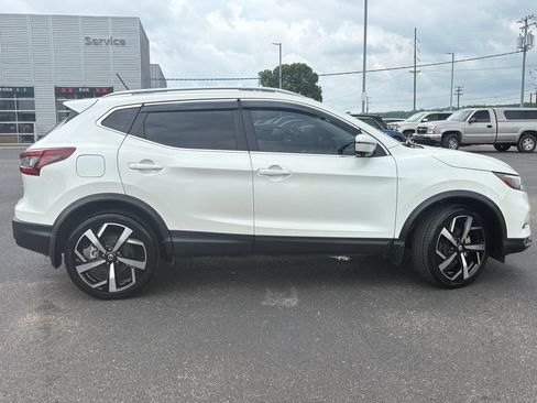 Used 2022 Nissan Rogue Sport SL w/ Premium Package AWD/4WD image 4