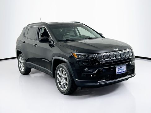 Used 2022 Jeep Compass Latitude AWD/4WD image 3
