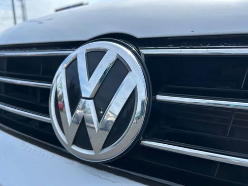Used 2017 Volkswagen Jetta SE FWD image 33