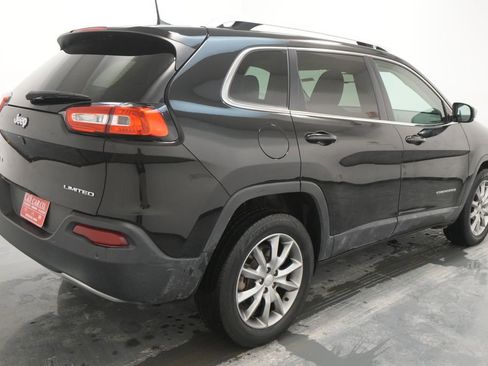 Used 2018 Jeep Cherokee Limited AWD/4WD image 9