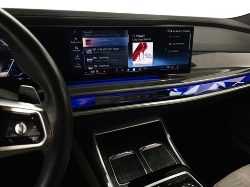Used 2023 BMW 760i xDrive w/ Luxury Rear Seating Package AWD/4WD image 28