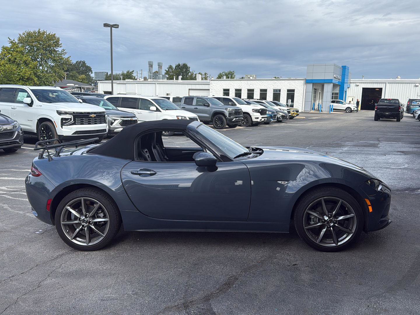Used 2021 MAZDA MX-5 Miata Grand Touring RWD image 2