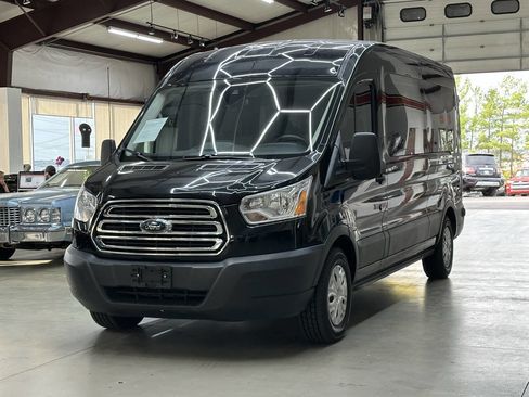 Used 2019 Ford Transit 350 XLT image 5