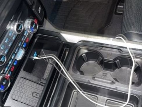 Used 2023 Ford F350 Lariat w/ Tow Technology Package image 4