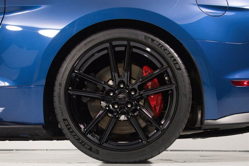 Used 2021 Ford Mustang Shelby GT500 w/ Technology Package RWD image 9