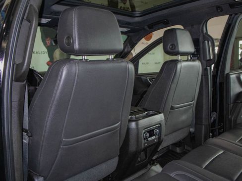 Used 2021 Chevrolet Tahoe Z71 w/ Luxury Package image 9