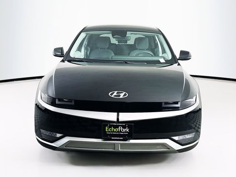 Used 2024 Hyundai Ioniq 5 SE image 2