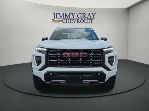 Used 2024 GMC Canyon AT4 AWD/4WD image 8