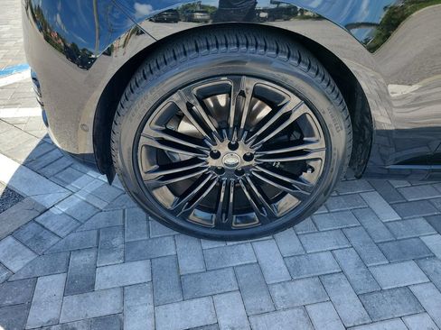 Certified 2025 Land Rover Range Rover SE AWD/4WD image 13