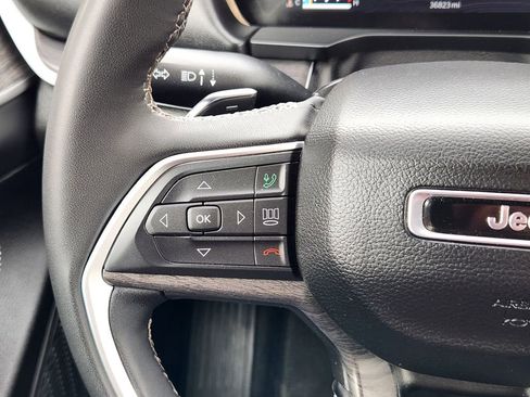 Used 2024 Jeep Grand Cherokee L Limited w/ Luxury Tech Group II image 19