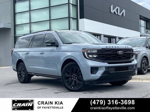 Used 2025 Ford Expedition Max Platinum w/ Stealth Appearance Package AWD/4WD image 1
