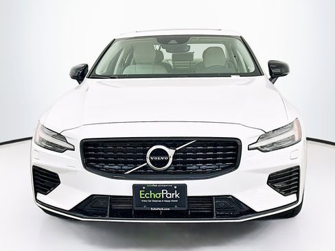 Used 2022 Volvo S60 T8 R-Design Expression w/ Premium Package image 2