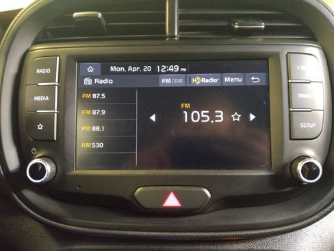 Used 2025 Kia Soul LX FWD image 25