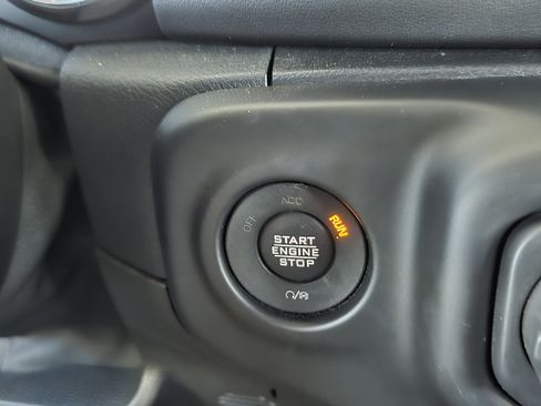 Used 2021 Jeep Wrangler Unlimited Sahara AWD/4WD image 10