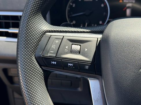 Used 2024 Mitsubishi Outlander ES FWD image 28