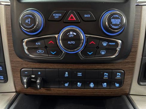 Used 2017 RAM 1500 Laramie w/ Convenience Group AWD/4WD image 24